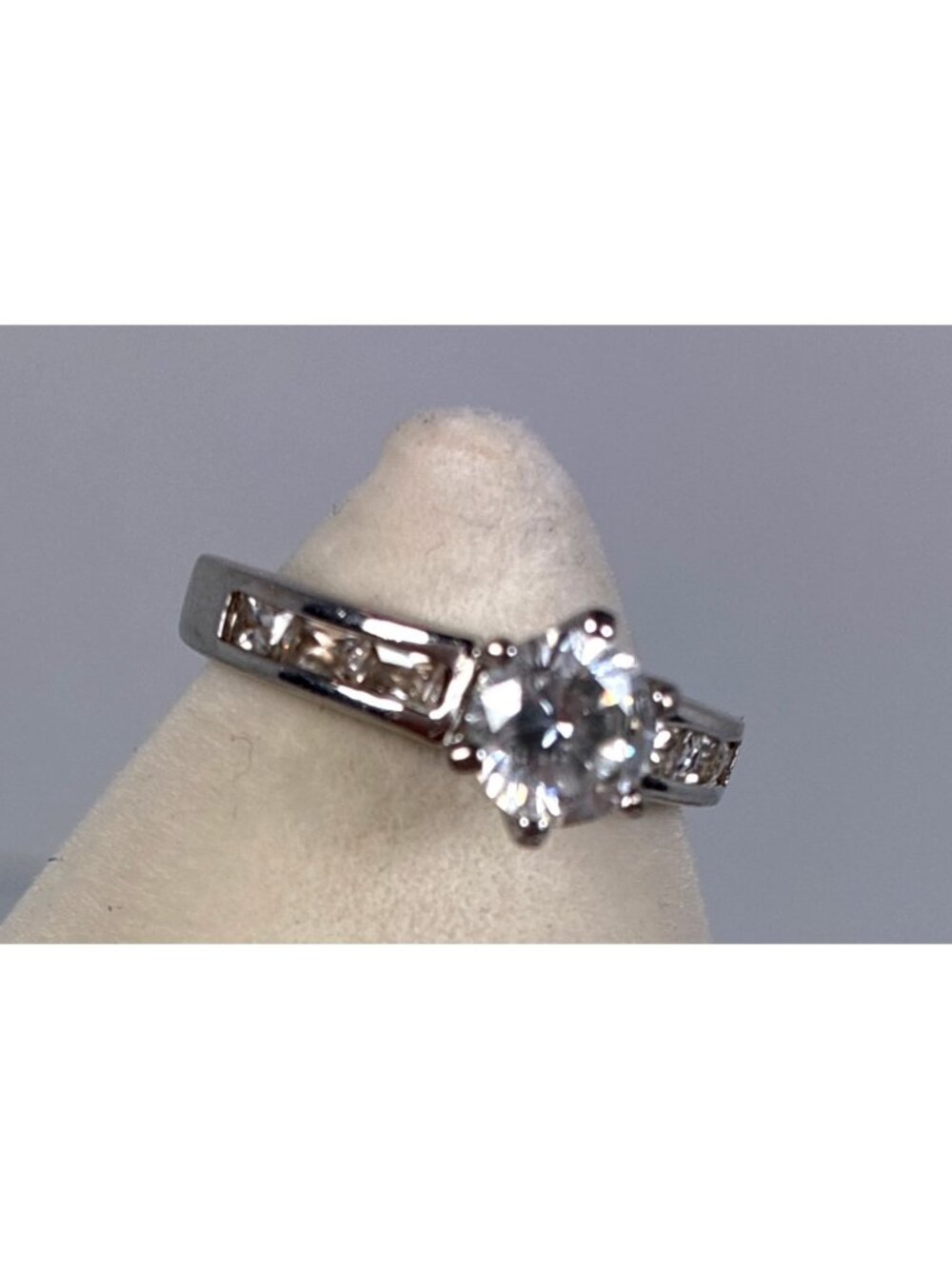 925 Sterling Silver Three Stone Clear Stone Ring Size 8.5 Channel Accents